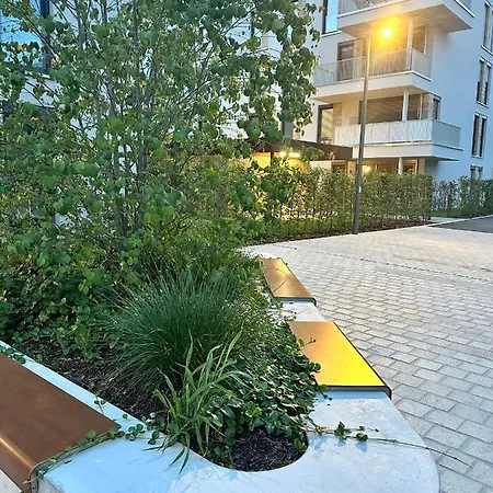 Moderne Erdgeschosswohnung Апартаменти Аугсбург
