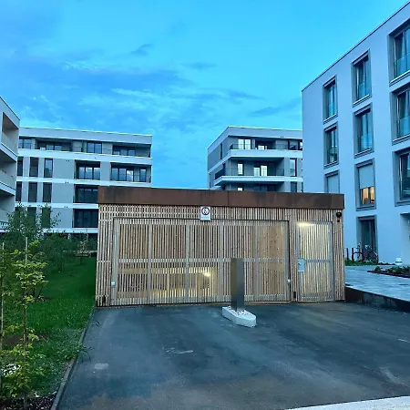 Moderne Erdgeschosswohnung Аугсбург