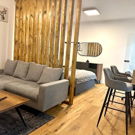 Moderne Erdgeschosswohnung Аугсбург